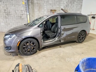 CHRYSLER PACIFICA TOURING PLUS