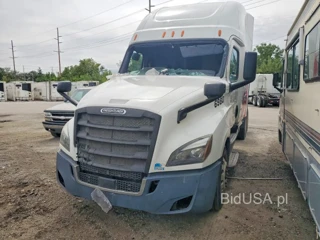FREIGHTLINER CASCADIA 126