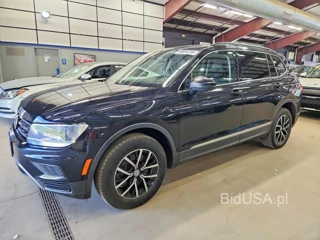 VOLKSWAGEN TIGUAN SE