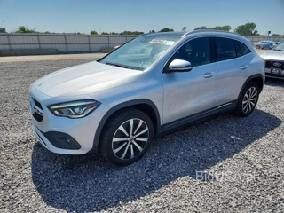 MERCEDES-BENZ GLA 250 4MATIC