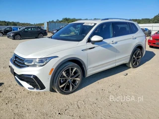 VOLKSWAGEN TIGUAN SEL R-LINE BLACK