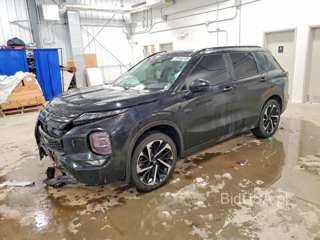 MITSUBISHI OUTLANDER SE