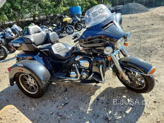 HARLEY-DAVIDSON FLHTCUTG TRI GLIDE ULTRA