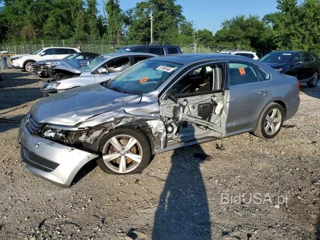 VOLKSWAGEN PASSAT SE