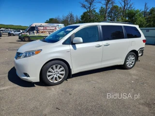 TOYOTA SIENNA XLE PREMIUM 7-PASSENGER