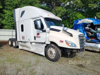 FREIGHTLINER CASCADIA 126
