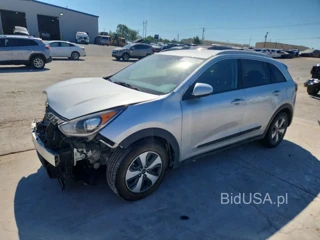 KIA NIRO LX