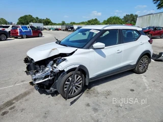 NISSAN KICKS SV