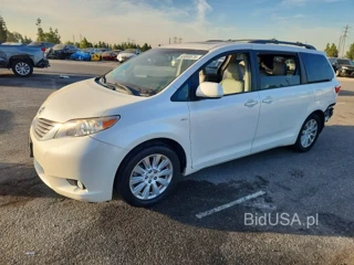 TOYOTA SIENNA XLE 7-PASSENGER