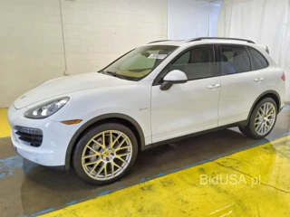 PORSCHE CAYENNE S HYBRID