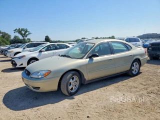 FORD TAURUS SE