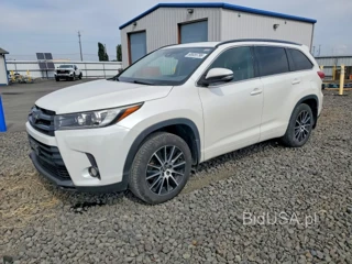 TOYOTA HIGHLANDER SE