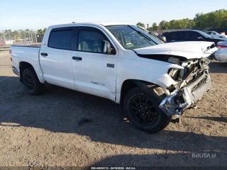 TOYOTA TOYOTA TUNDRA SR5