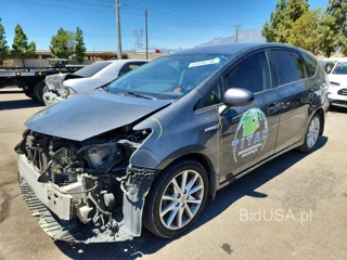 TOYOTA PRIUS V FIVE