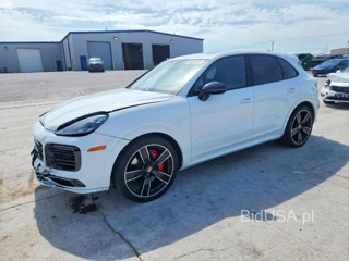 PORSCHE CAYENNE GTS