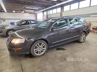 VOLKSWAGEN PASSAT WAGON LUX