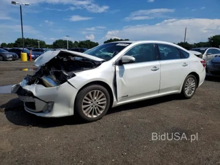 TOYOTA AVALON HYBRID XLE TOURING