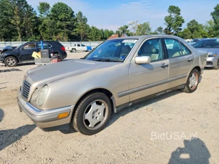 MERCEDES-BENZ E 420