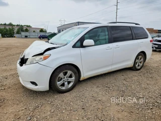 TOYOTA SIENNA LE