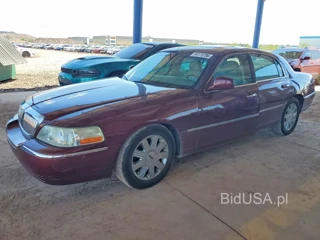 LINCOLN TOWN CAR