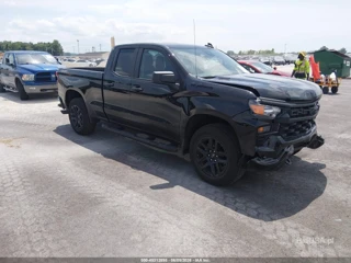 CHEVROLET CHEVROLET SILVERADO 1500 4WD  STANDARD BED CUSTOM