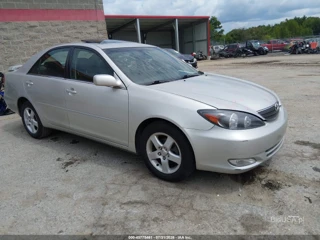 TOYOTA TOYOTA CAMRY SE