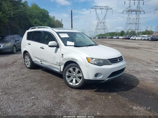 MITSUBISHI MITSUBISHI OUTLANDER SE