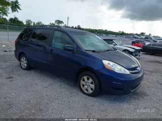 TOYOTA TOYOTA SIENNA LE