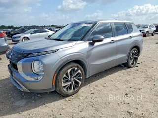 MITSUBISHI OUTLANDER SE