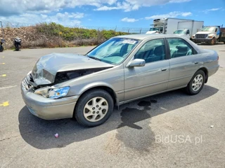 TOYOTA CAMRY LE V6