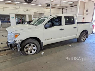 NISSAN TITAN S