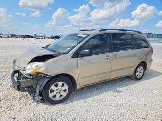 TOYOTA SIENNA LE 7-PASSENGER