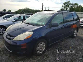TOYOTA SIENNA LE 7-PASSENGER