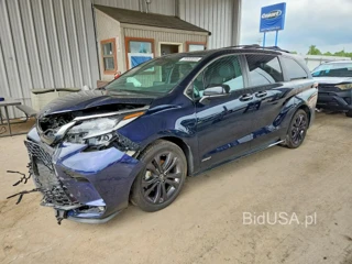 TOYOTA SIENNA XSE