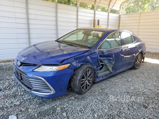 TOYOTA CAMRY XLE
