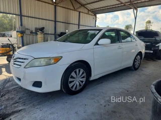 TOYOTA CAMRY BASE