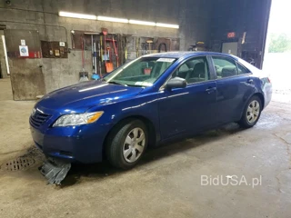 TOYOTA CAMRY BASE