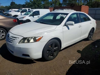TOYOTA CAMRY LE V6