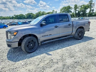 NISSAN TITAN SV