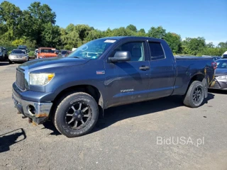TOYOTA TUNDRA DOUBLE CAB SR5