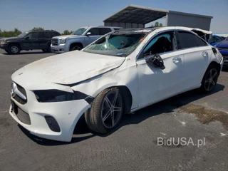 MERCEDES-BENZ A 220