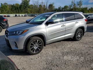 TOYOTA HIGHLANDER SE