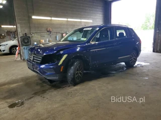 VOLKSWAGEN TIGUAN SE