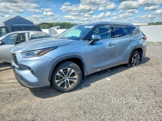 TOYOTA HIGHLANDER XLE