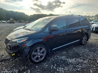 TOYOTA SIENNA SE