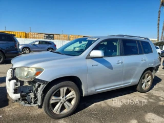TOYOTA HIGHLANDER SPORT