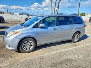 TOYOTA SIENNA XLE 8-PASSENGER