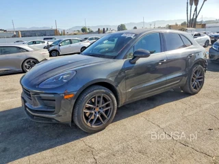 PORSCHE MACAN BASE