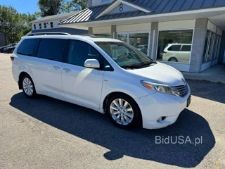 TOYOTA SIENNA LIMITED 7-PASSENGER