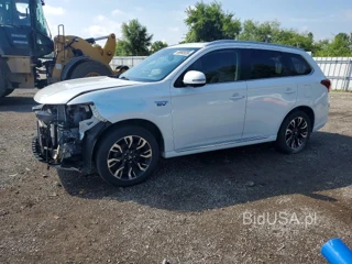 MITSUBISHI OUTLANDER SE